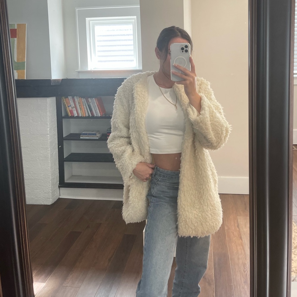 White faux fur jacket w/ pockets